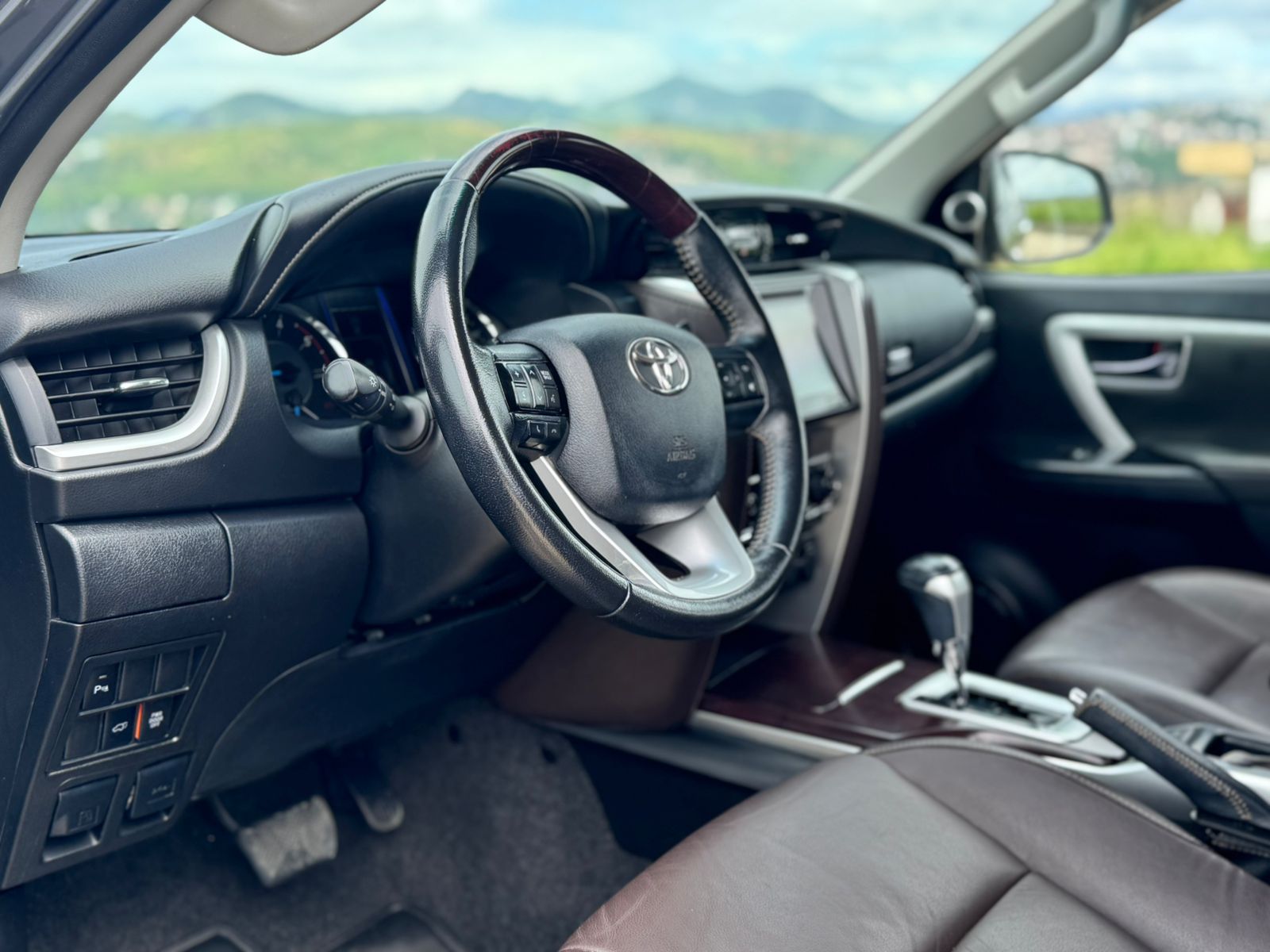 SW4 SRX 7 LUGARES 